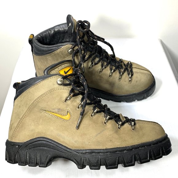 nike regrind hiking boots